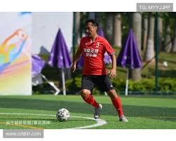 缺阵期间在板凳指挥对你领导力有帮助吗？杰威：他们根本不听